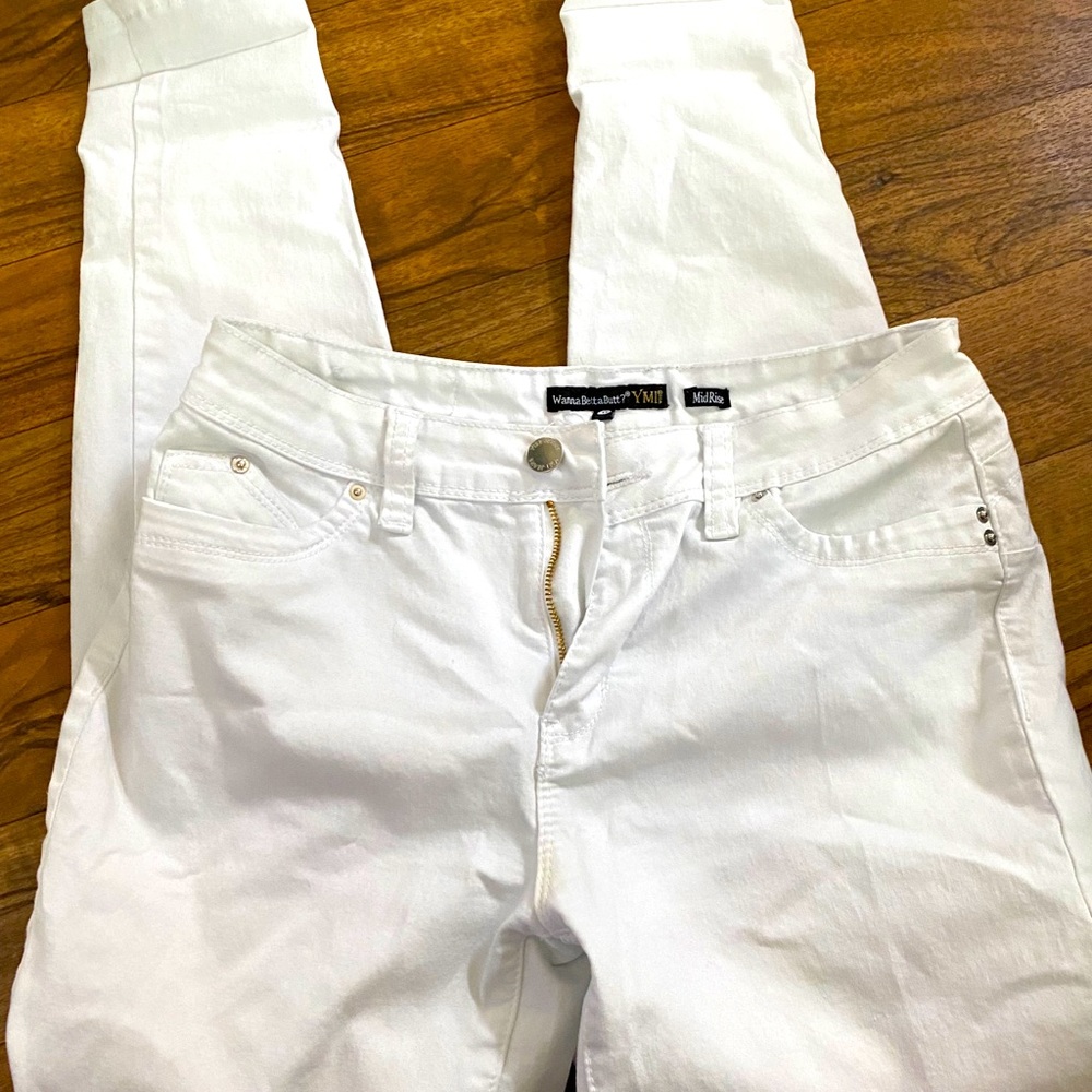 White skinny jean